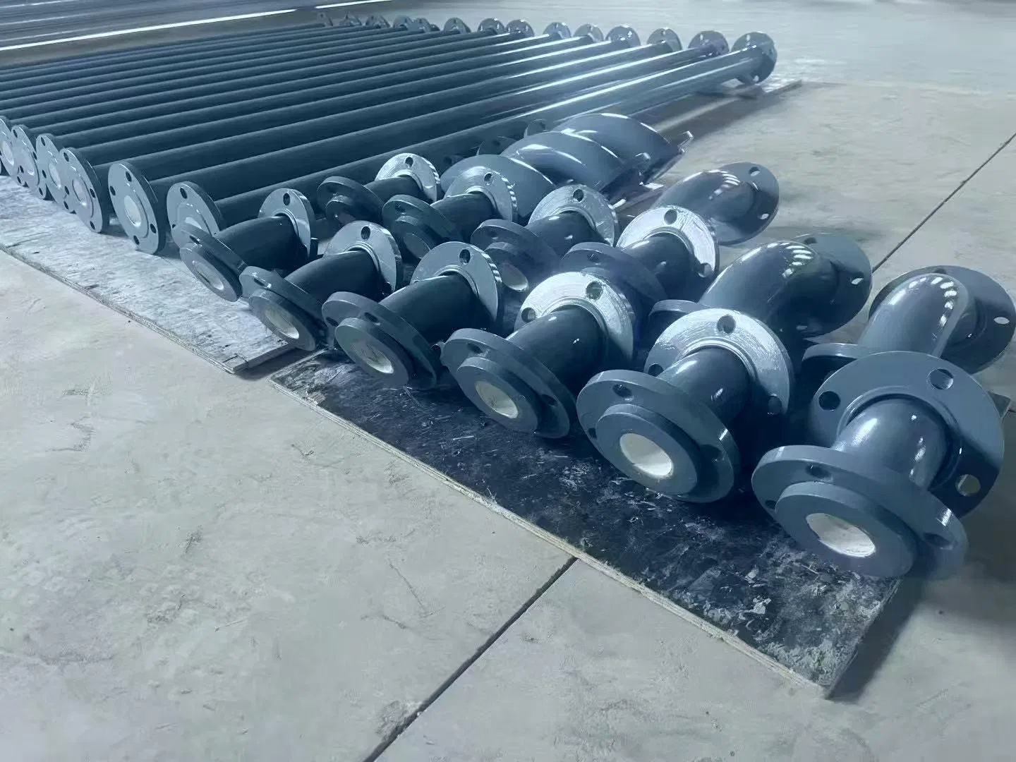 High-Performance Alumina Ceramic Lined Steel Pipeline Elbow Bends