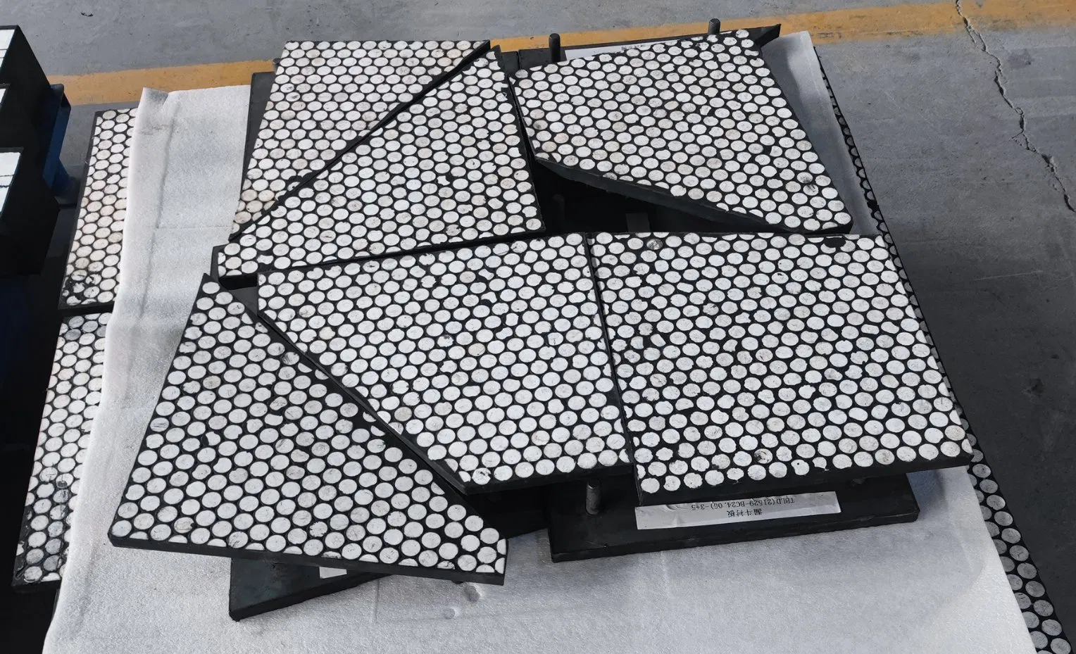 Proven Quality China Factory Composite Rubber Ceramic Wear Liner Plate