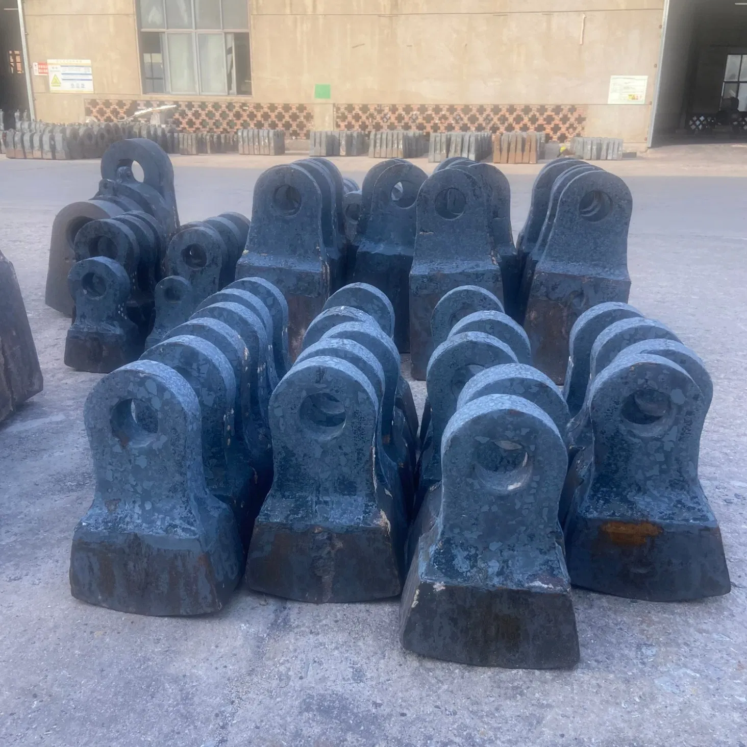 Ceramic Composite Crusher Hammer Heads Ultra-Durable Customizable Parts