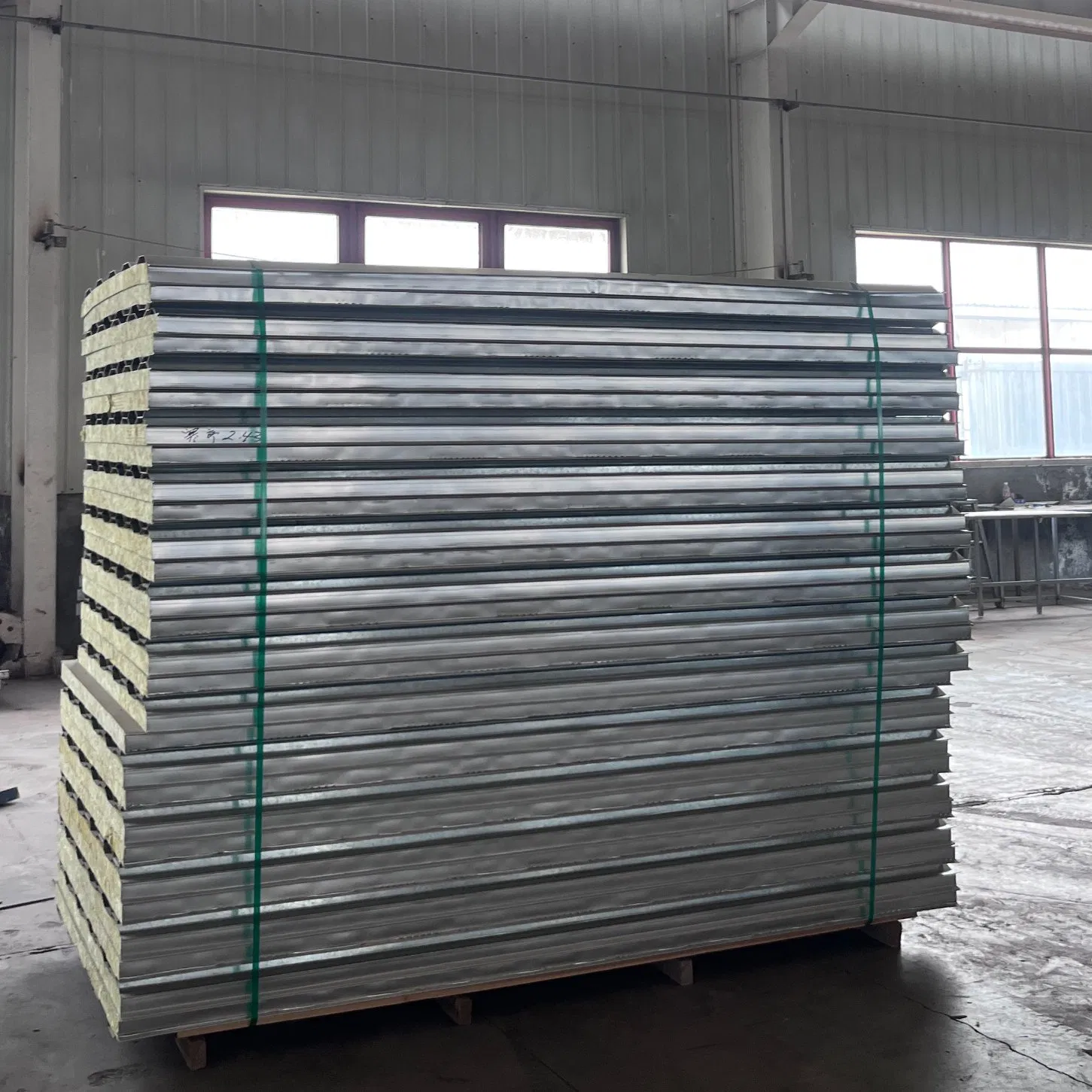 Modular Customizable Innovative Apple Capsule Accommodation Units Themed Hotel Stay Solution Manufacturer