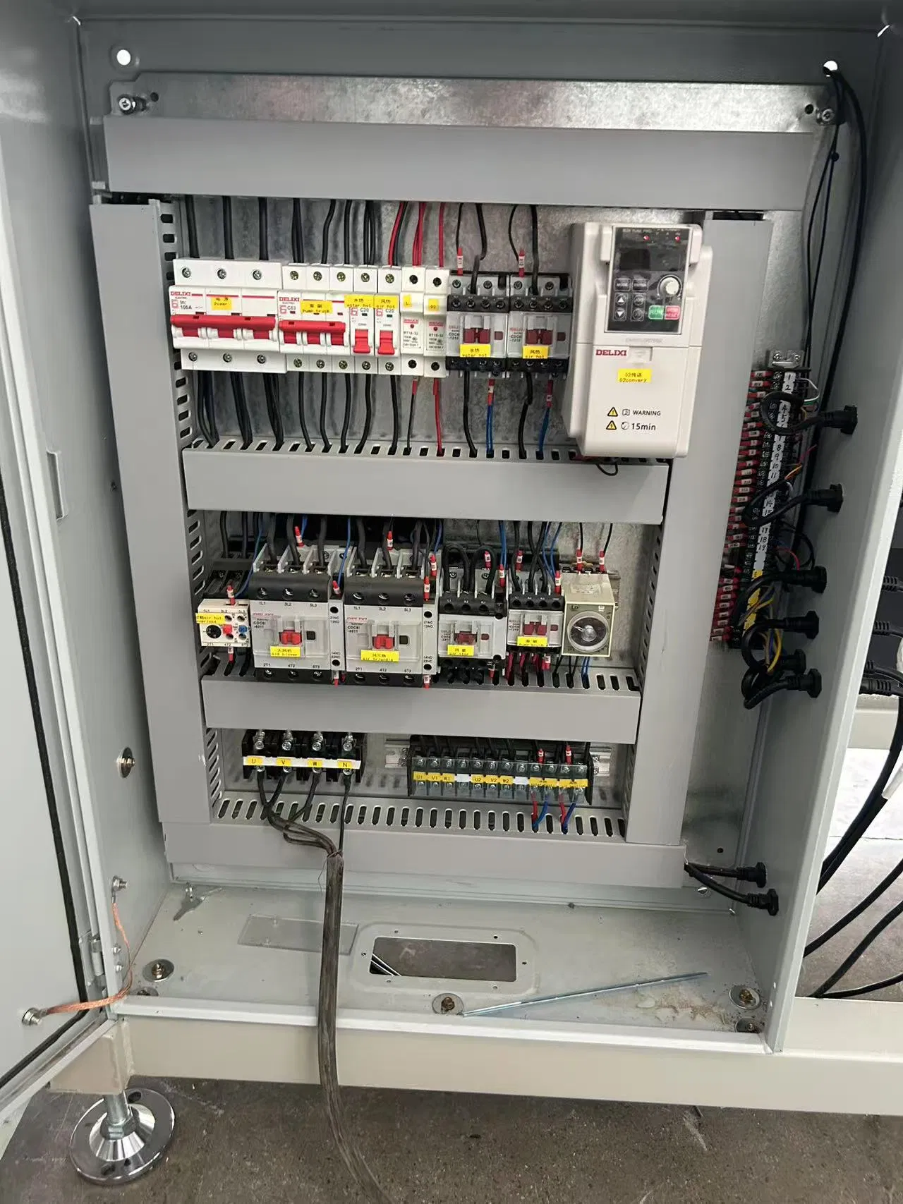 High-Capacity Vertical Glass Washing and Drying System for Industrial Glass Processing Applications