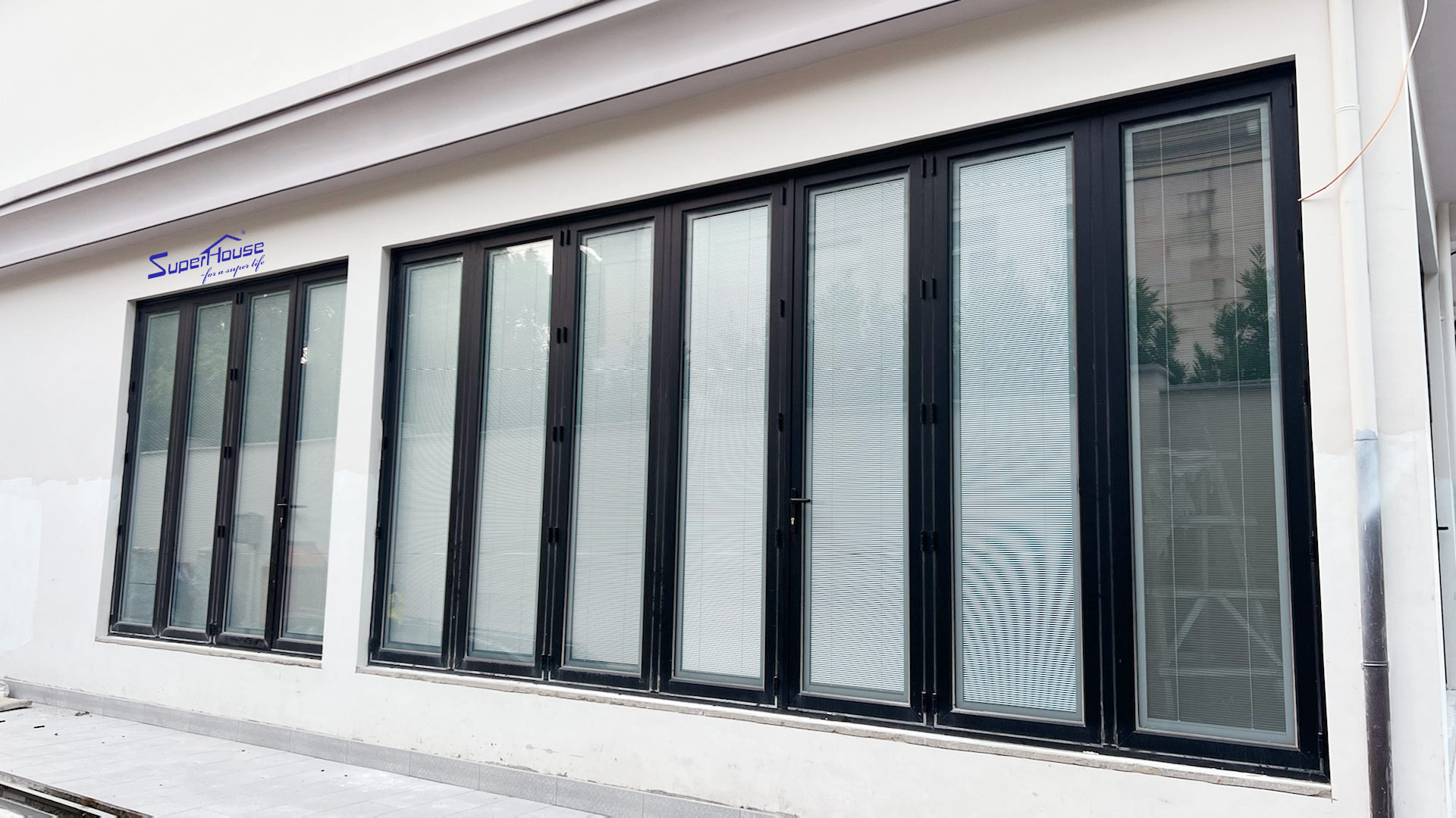 Accordion Doors Exterior Aluminum Glass Built-in Shutter Customized Bifold Doors Patio Bi Folding Door Waterproof Graphic Design