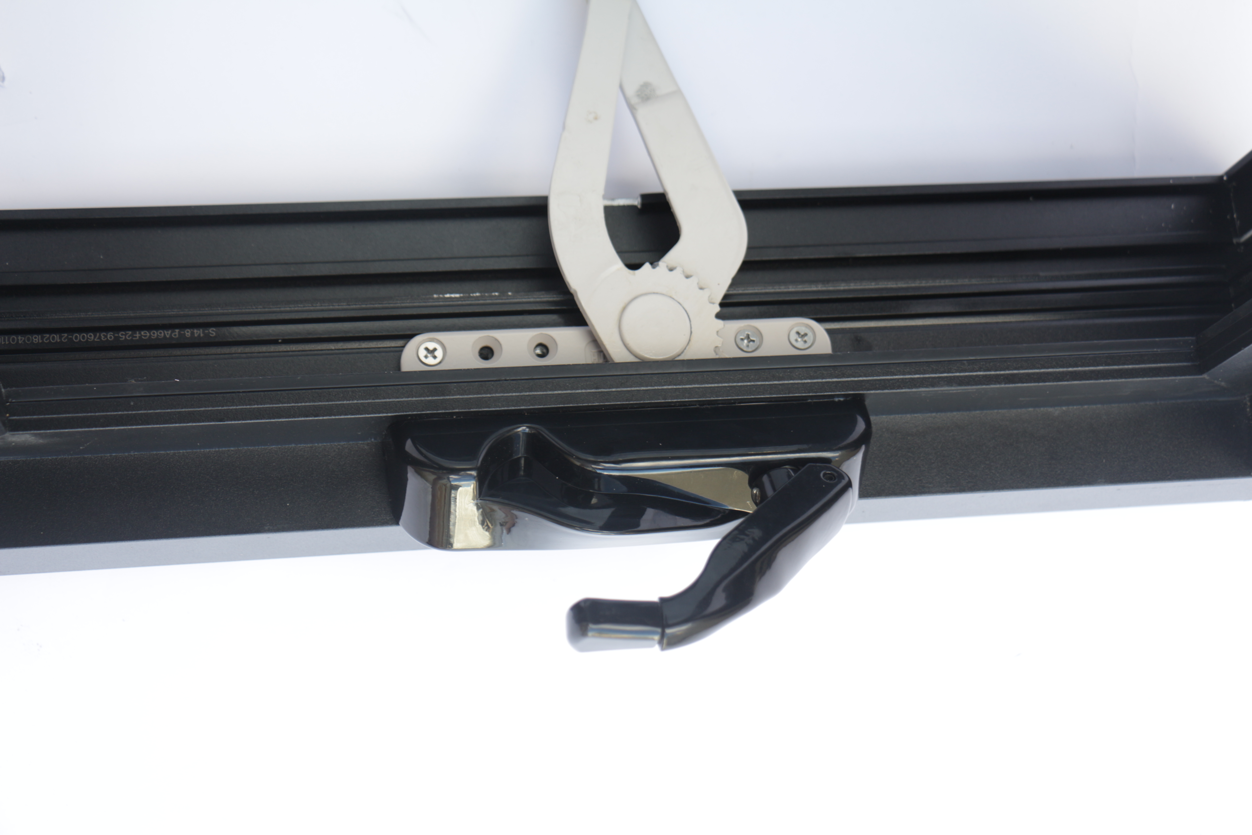 Modern Design Thermal Break Soundproof Aluminum Windows Double Glazing Tempered Glass Chain Winder Awning Window