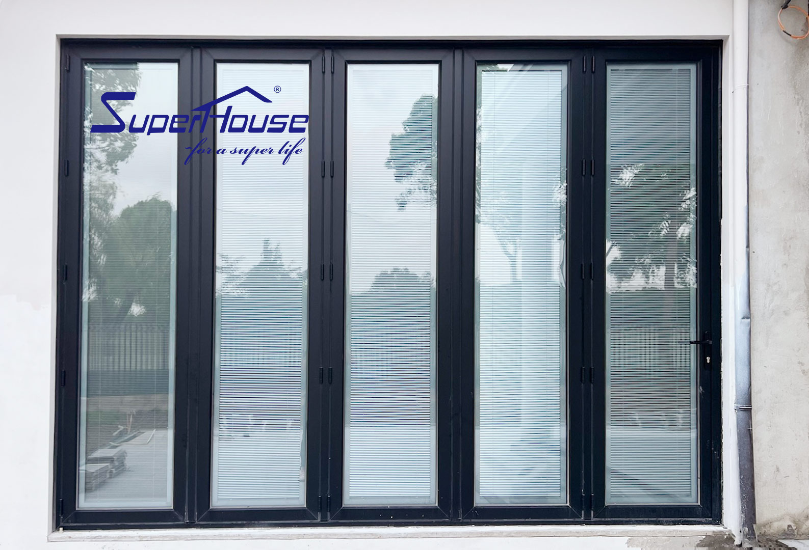 Accordion Doors Exterior Aluminum Glass Built-in Shutter Customized Bifold Doors Patio Bi Folding Door Waterproof Graphic Design