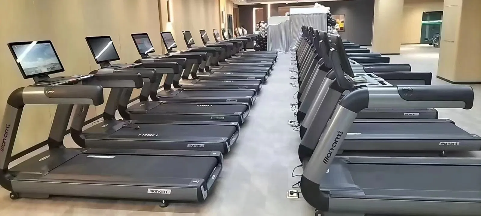 High Quality Commercial Treadmill 2025 New Design with Electric Motor for Gym &amp; Home Fitness Exercise Direct From China Factory