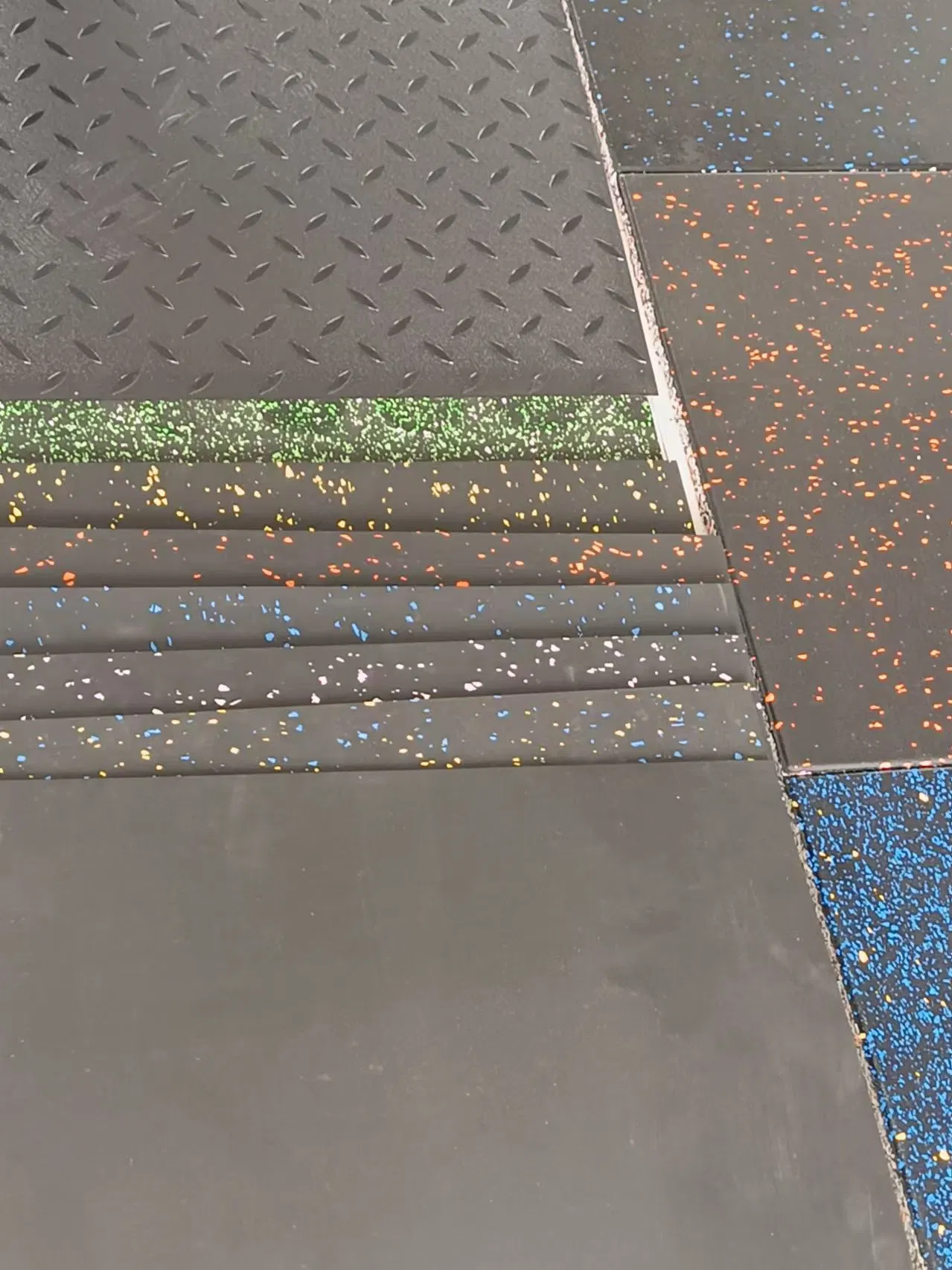 EPDM Roll Gym Rubber Coil Shock Absorbing Mat Sound Insulation Wear-Resistant Anti-Slip Gravity Area Special Sports Rubber Mats