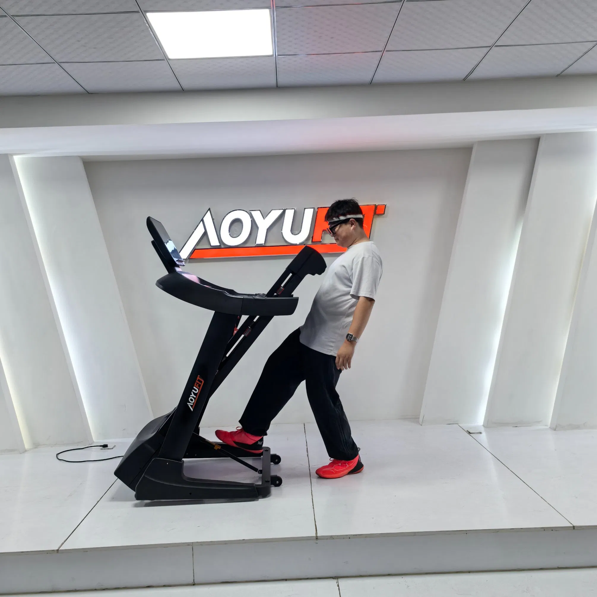 Best-Selling Multifunction Horizontal New Arrival Indoor Smart Small Flat Treadmill