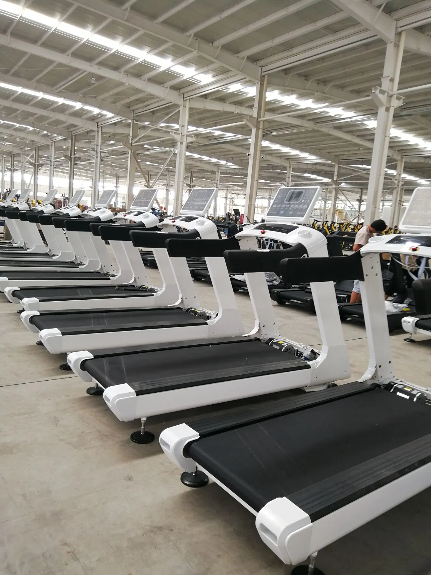 Professional Fitness Equipment Manufacture Tz N7000b Treadmill Commercial Grade / Automatic Incline Treadmill on Sale