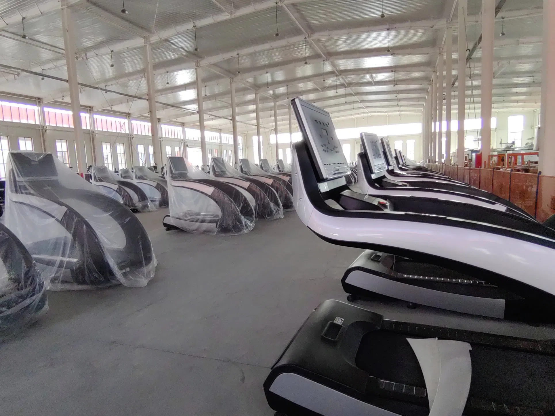 New Professional Heavy Duty for Commercial Treadmill with LED and Touch Screen Gym Fitness Equipment