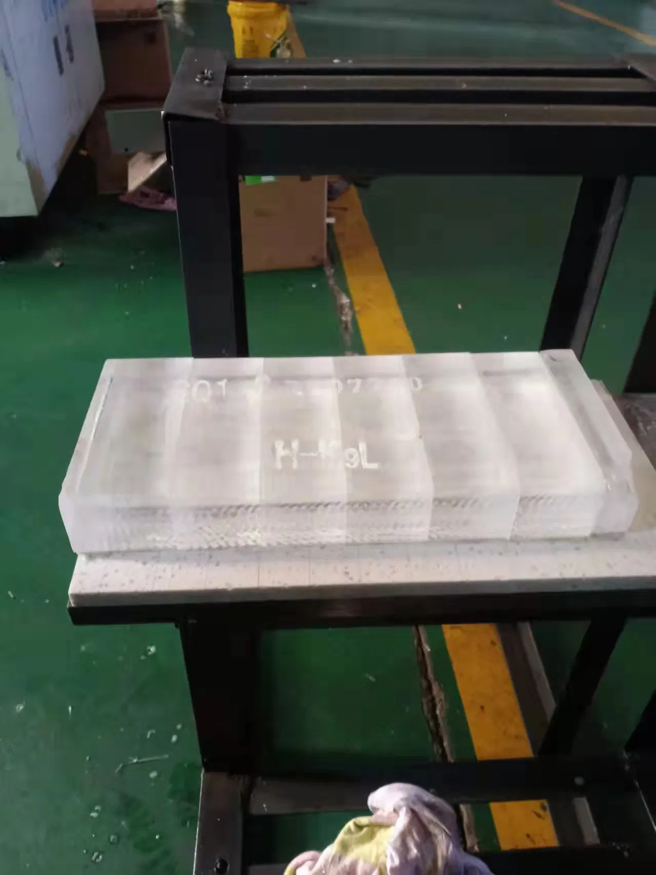 Cht-690fg Diamond Wire Machine Batch Slicing &amp; Cutting for Rare Earth Permanent Magnets, Optical Glass, Metals