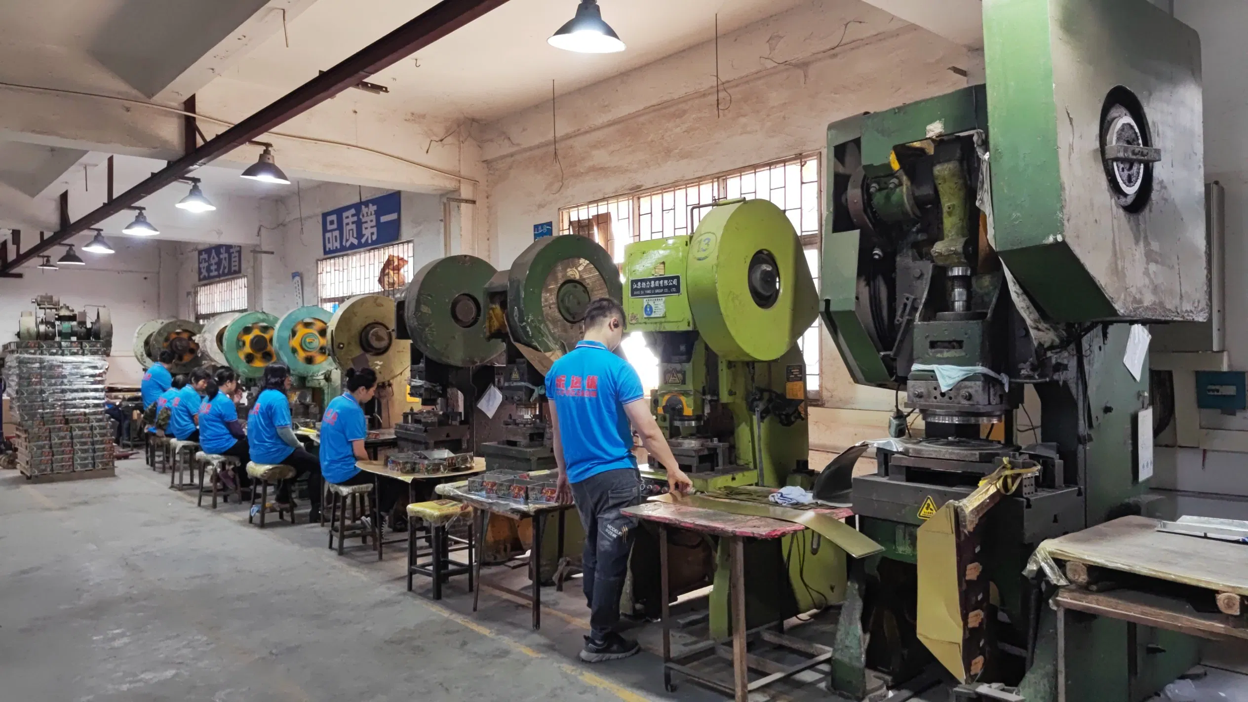 Wholesale Rectangular Tinplate Boxes for Safe Pet Packaging