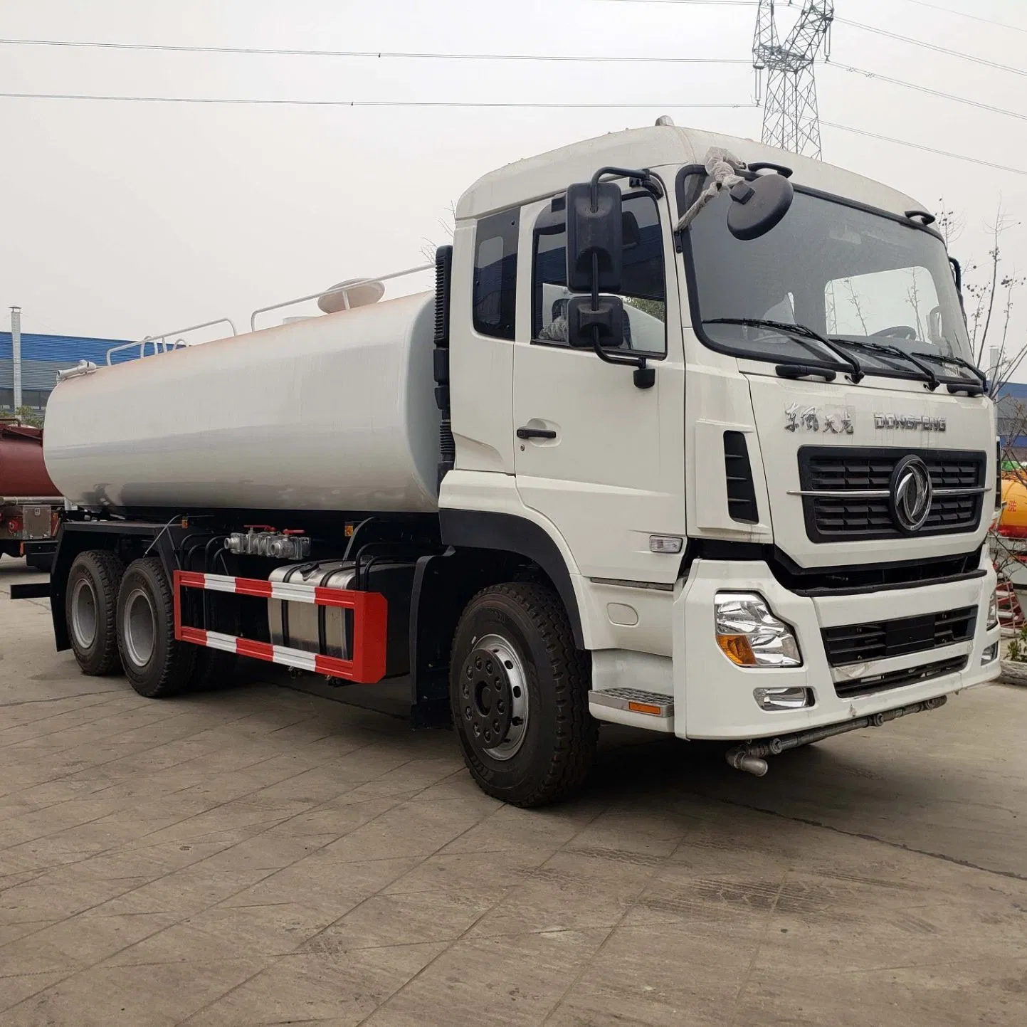DFAC Shacman Fuel Tanker Truck Water /Milk/Edible Oil /Chemical Liquids Tank Truck