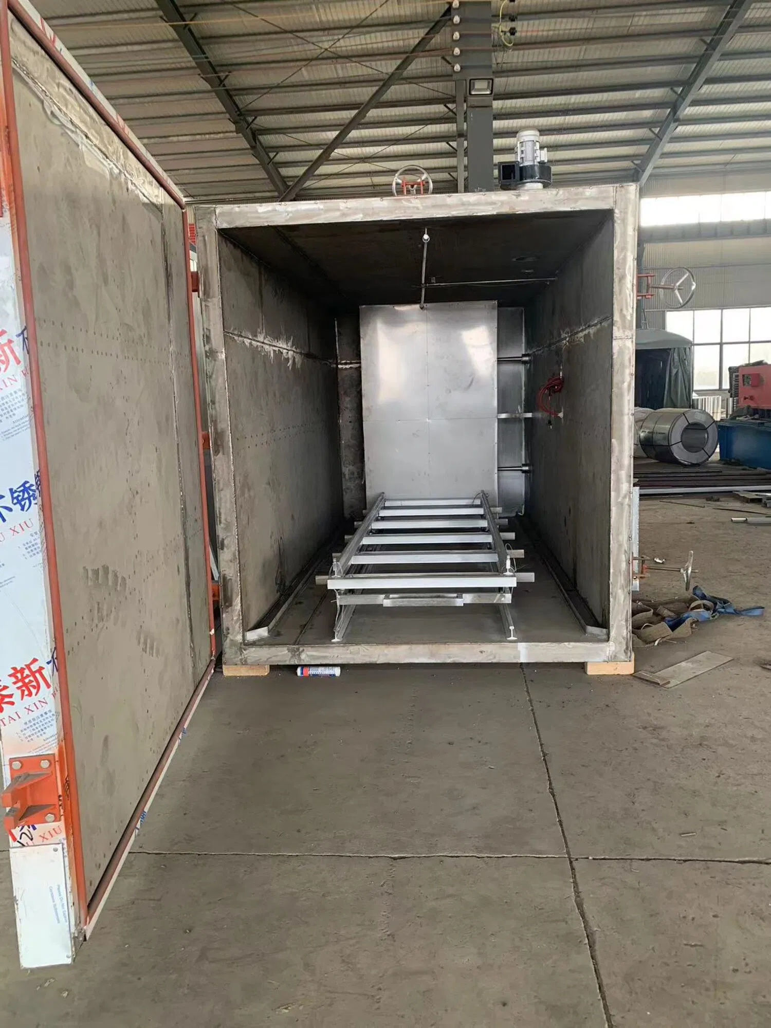 High-Pressure Durable Energy-Efficient Wood Carbonization Autoclave for Wood Preservation Plant