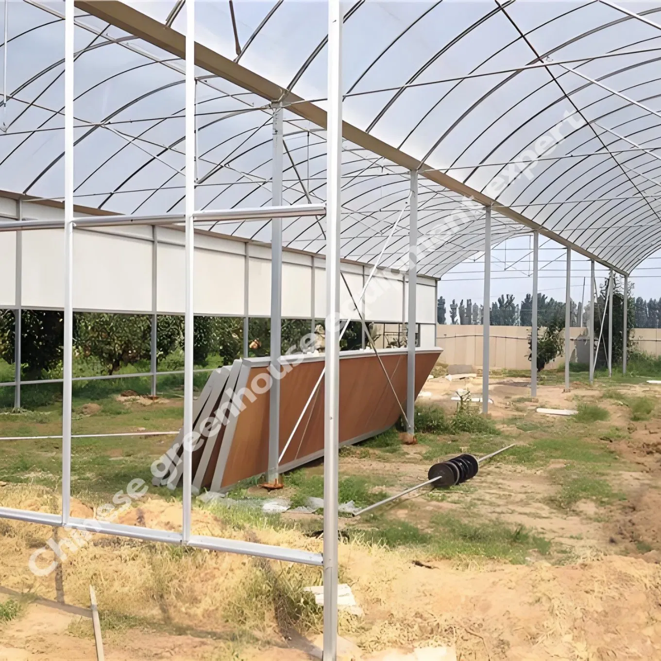 Rooftop Solar Greenhouse for Urban Farming with Lightweight Structure