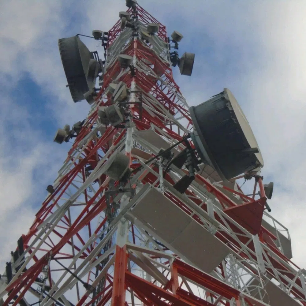 Lightweight Four Legged Angle Telecommunication Steel Tower for Urban Rooftop Communication Upgrading