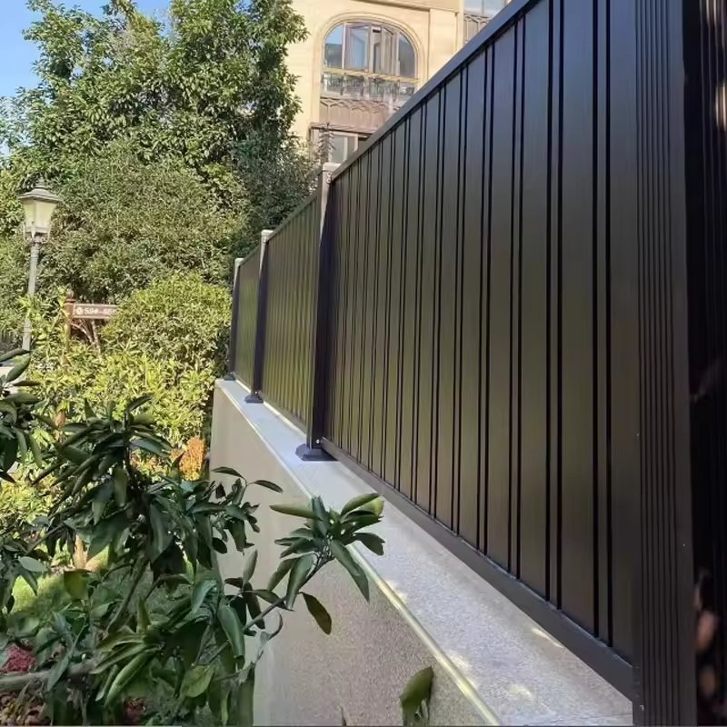 Aluminum Fence for Urban Rooftop Garden and Terrace Barrier