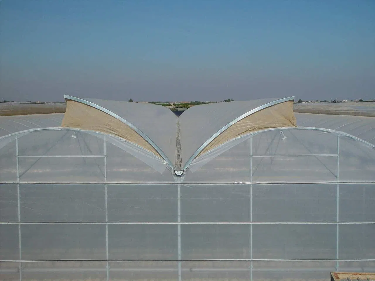 Sawtooth Vegetable and Flower Greenhouses with Warm Agro Technology