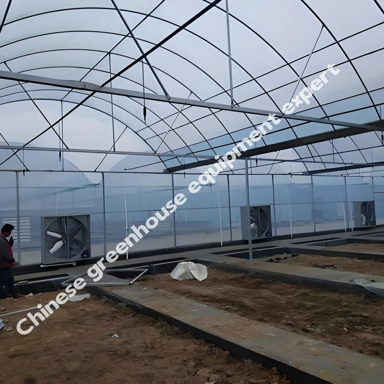 Rooftop Solar Greenhouse for Urban Farming with Lightweight Structure