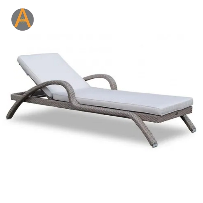 Urban Hotel Rooftop Bar Wave Shape Woven Rattan Hotel Poolside Leisure Sun Lounger for Sunbathing Resort