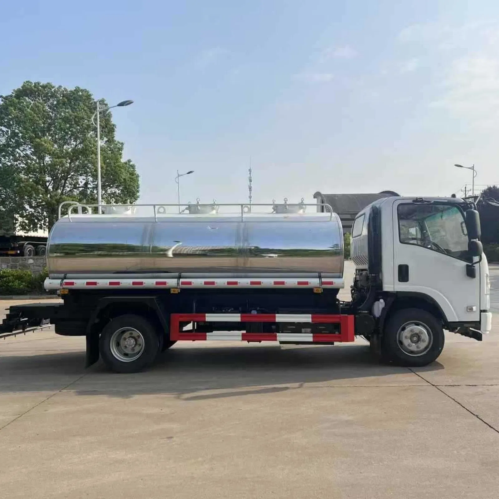 Water Tanker Side View