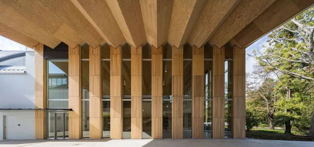 Creative Interior for New Design and High Performance with Stylish Ceiling Featuring Bending Plywood