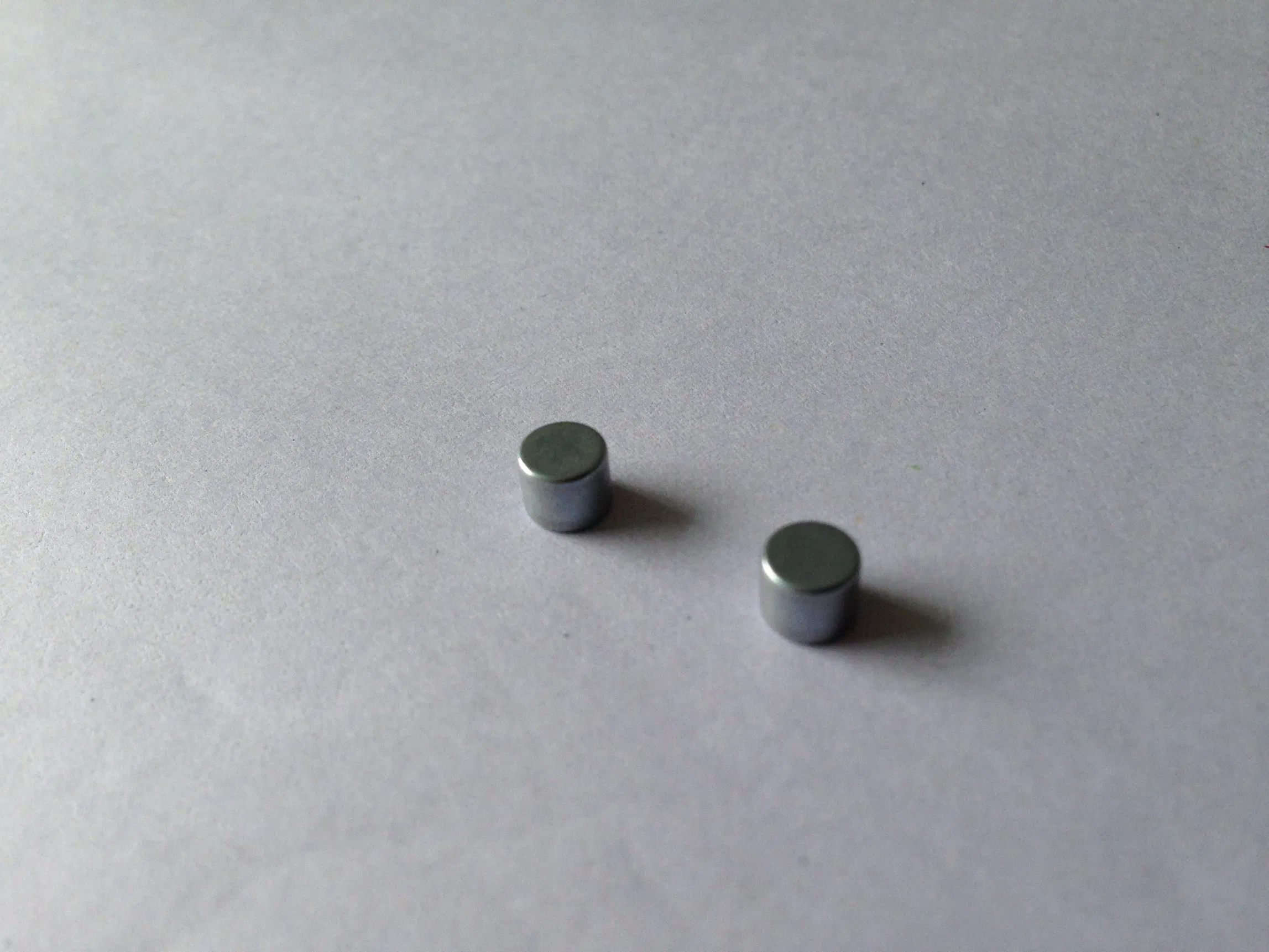 Permanent Rare Earth Super Strong N38uh Disc Sintered Neodymium Magnet Customized Dimensions