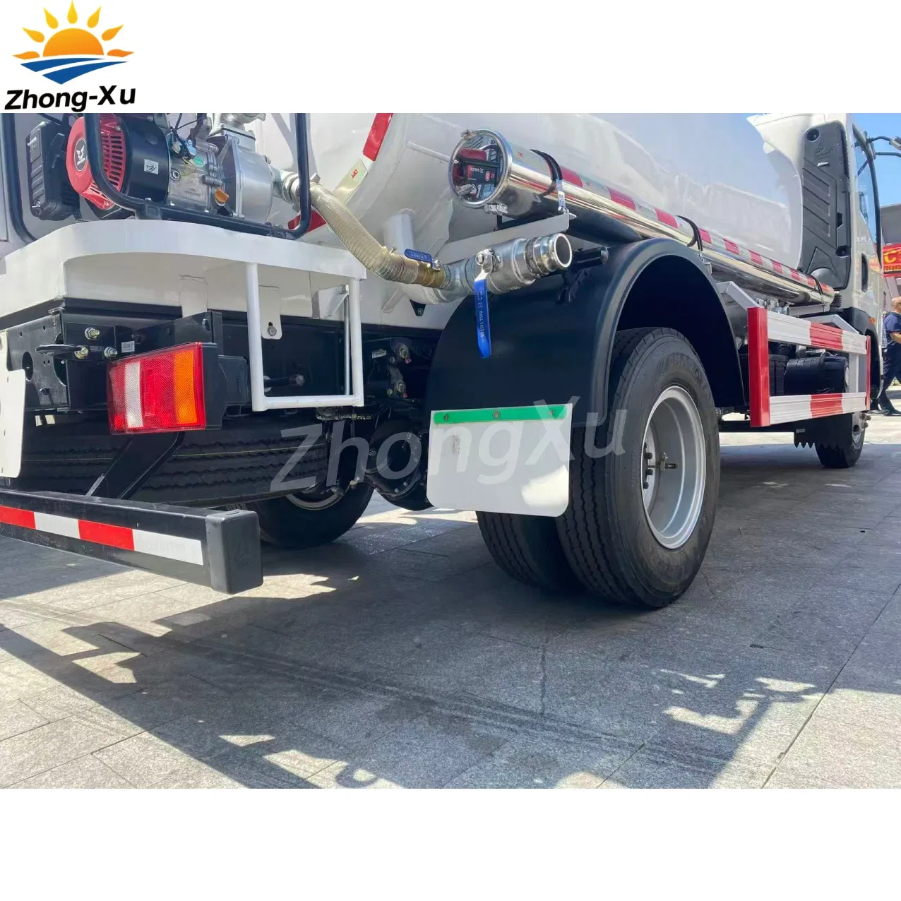 Shacman HOWO 6X4 Light Sprinkling Water Tanker Truck 10000L Liquid Nitrogen/Edible Oil/Natural Gas/Fuel Tanker/Tank/Water Bowser Truck for Cooling Transport