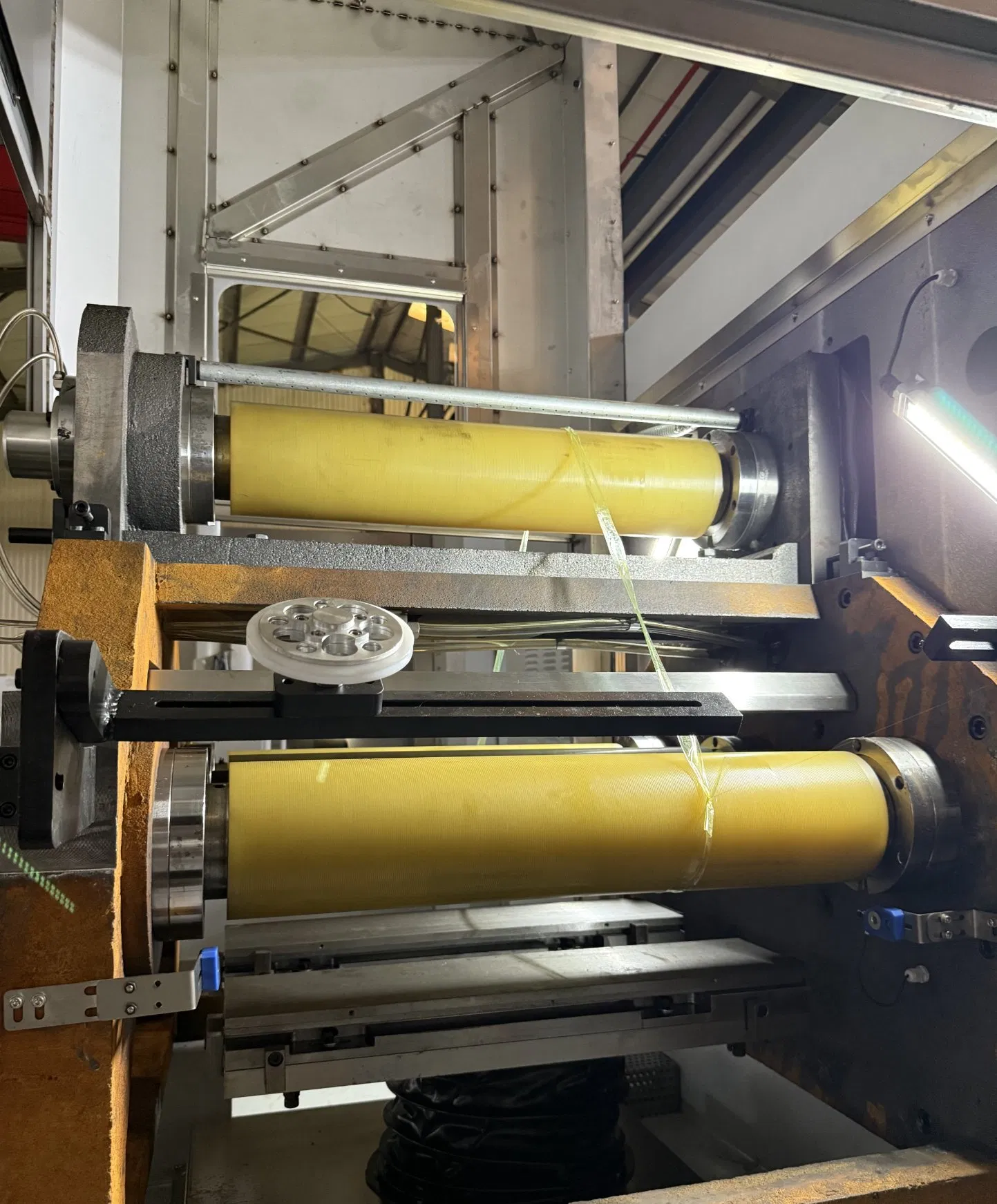 Cht-690fg Diamond Wire Machine Batch Slicing &amp; Cutting for Rare Earth Permanent Magnets, Optical Glass, Metals