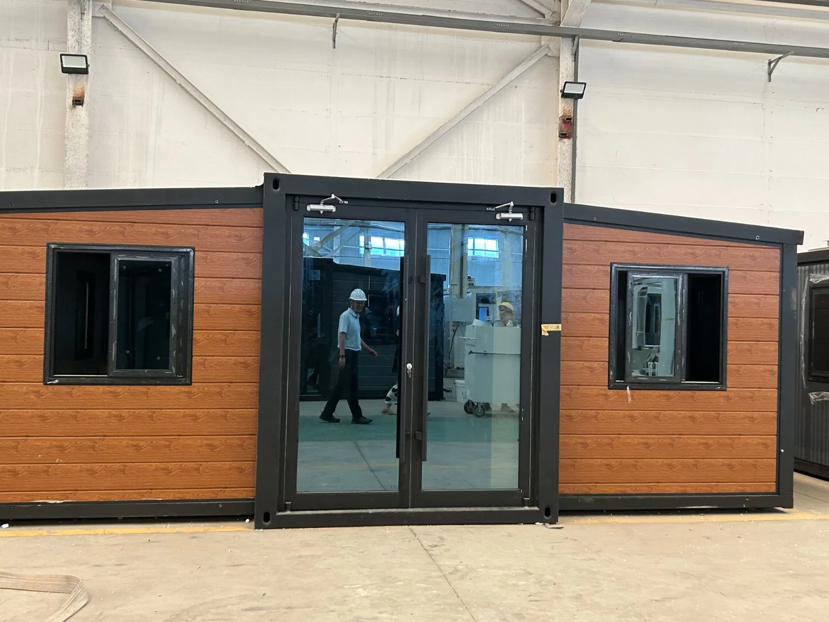 20FT 40FT Tiny Prefabricated Expandable Container Capsule House with Bathroom &amp; Kitchen