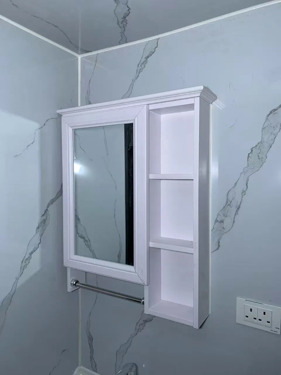 Thermal &amp; Sound Insulation Waterproof Customized Mobile Housing Living Unit Space-Saving with Good Service