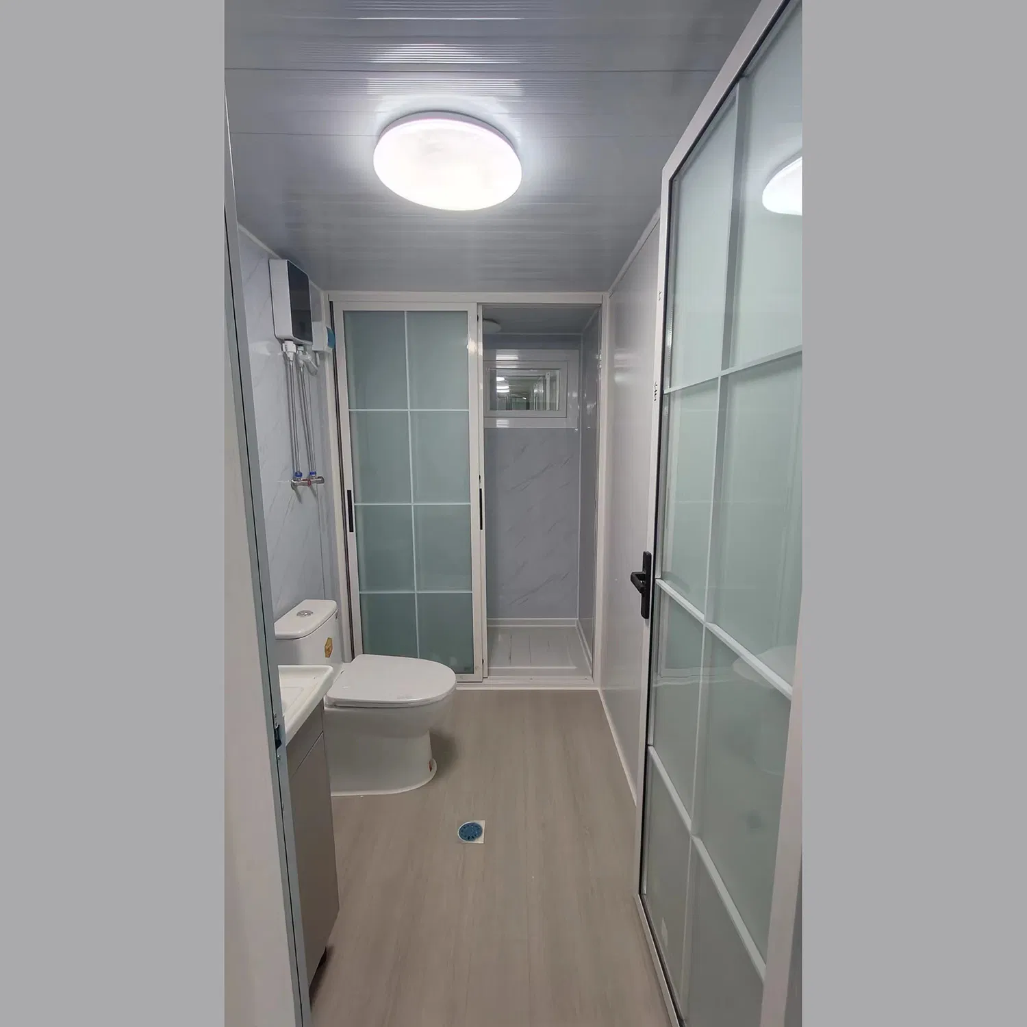 20FT Prefabricated Modern Steel Structural Materials Container Prefab Home Double Wing Folding Integrated House with Kitchen Prefabricated House