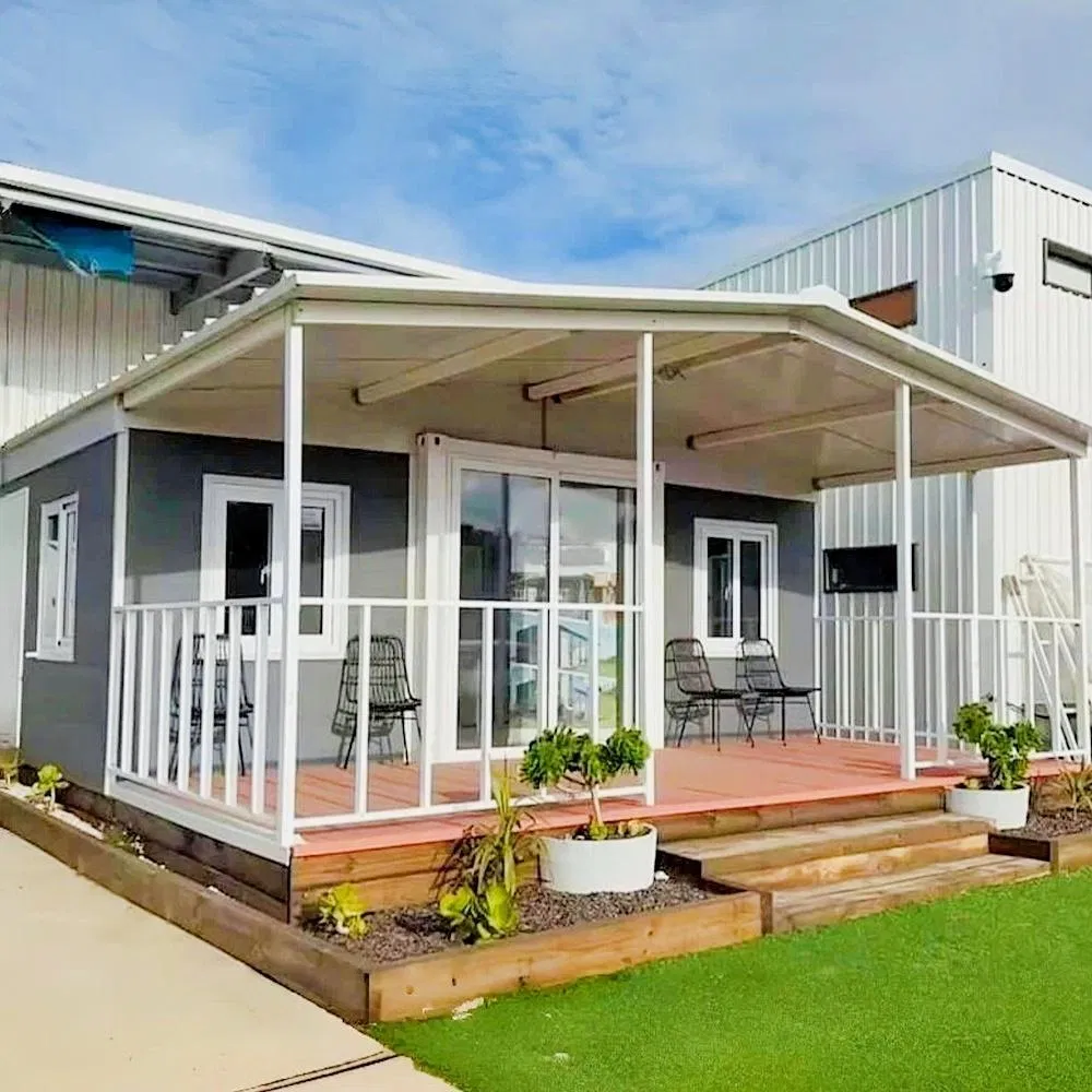 Customized Luxury 2 3 4 Bedroom Prefab House Modern Extendable Container Villa with Roof