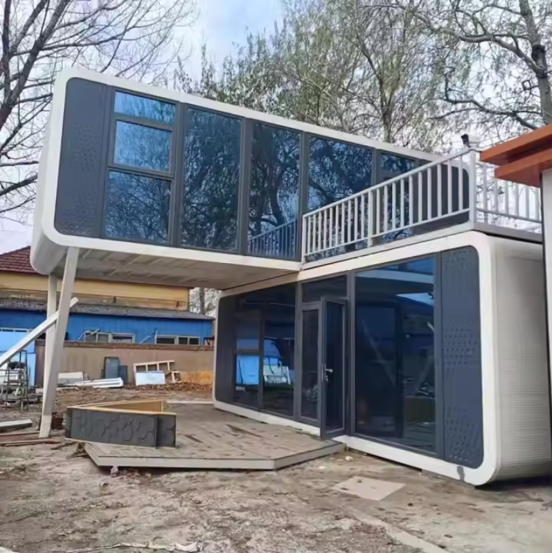 Ready Made Luxury Modular Houses with Bathrooms 20 40 FT Prefab Container House Wooden Solar-Powered Container House