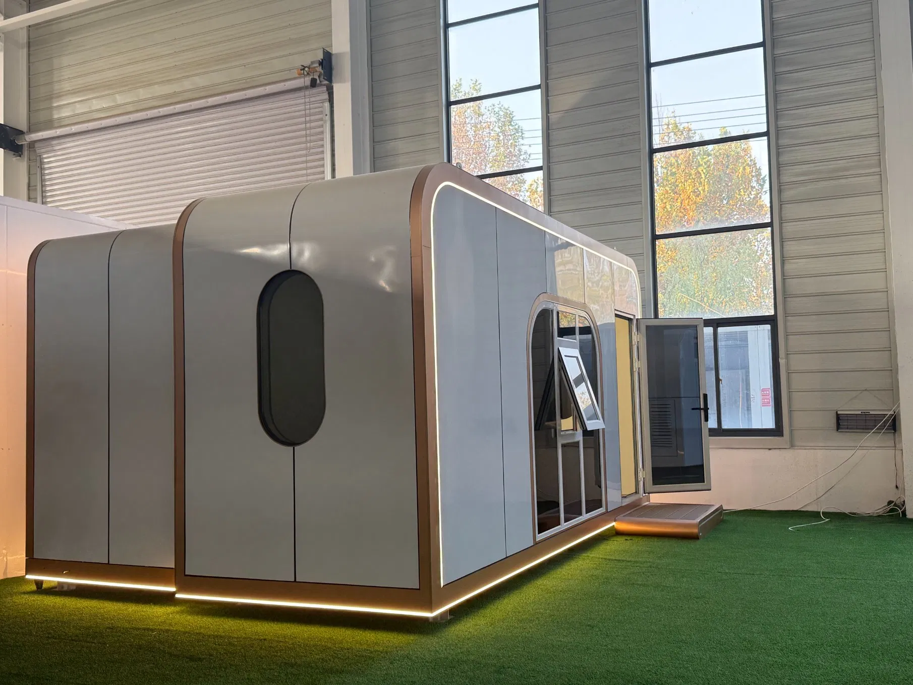 Space Capsule Design Prefabricated Apple Cabin for Glamping Resorts Shop