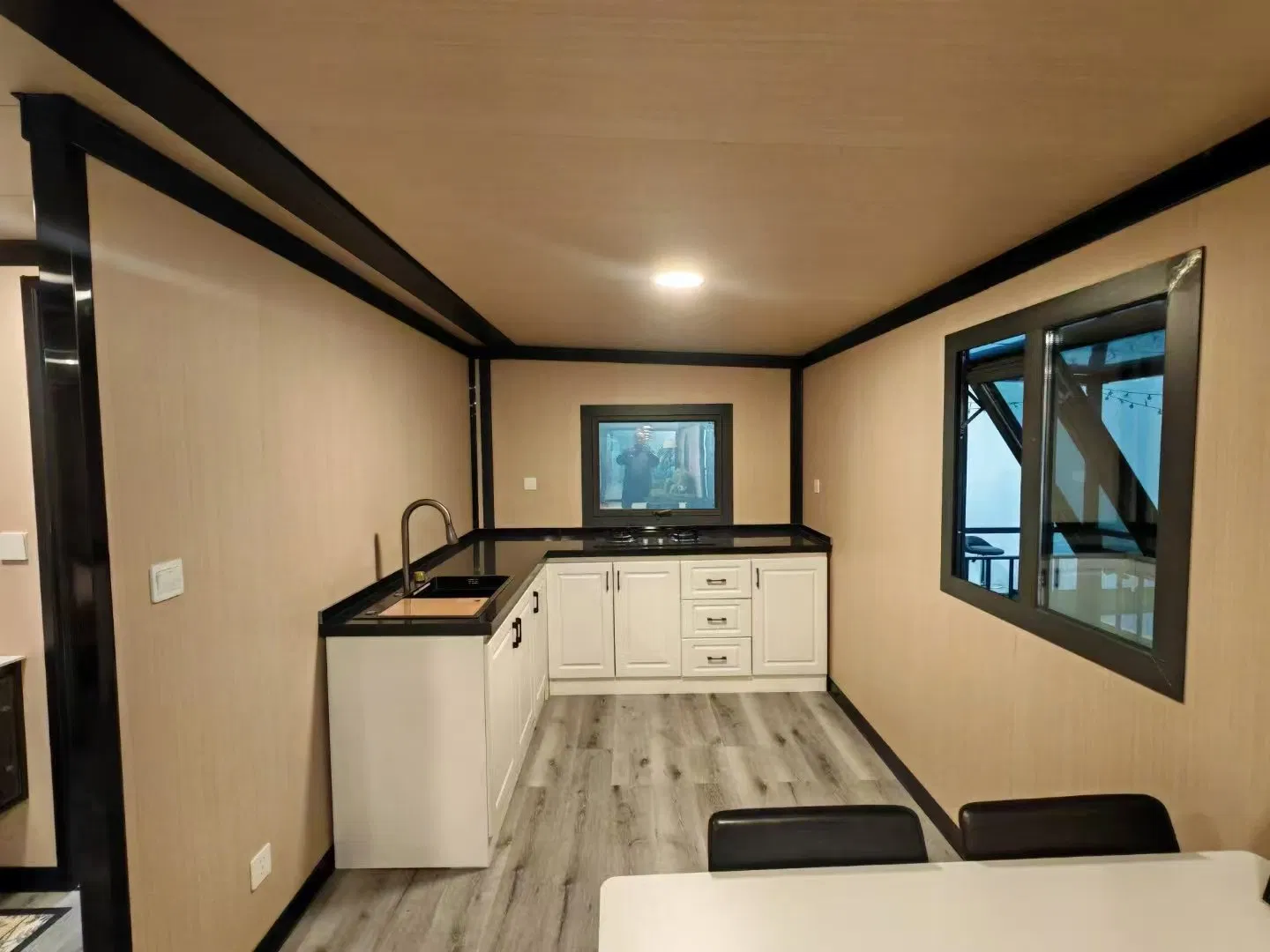 Double-Wing Prefab House Container Folding House Expansion Container 20 Feet Container Room