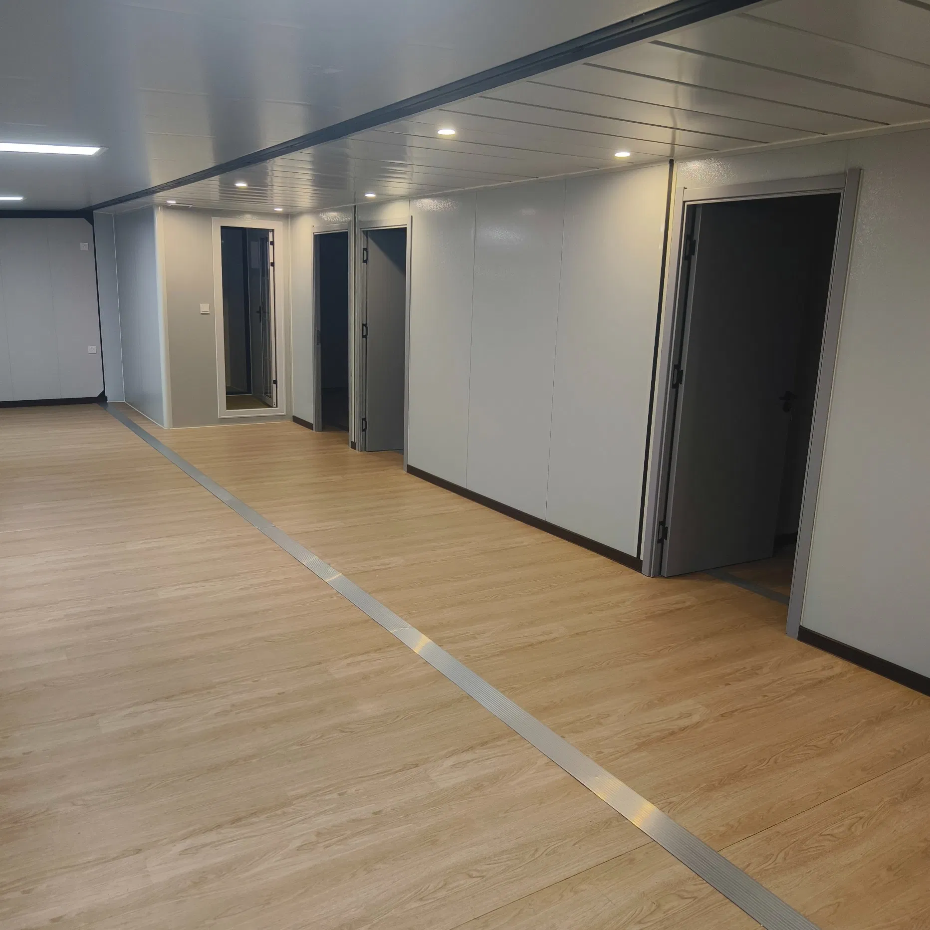 40FT Pointed Roof Terrace Type Double-Wing Folding Container House Prefabricated House