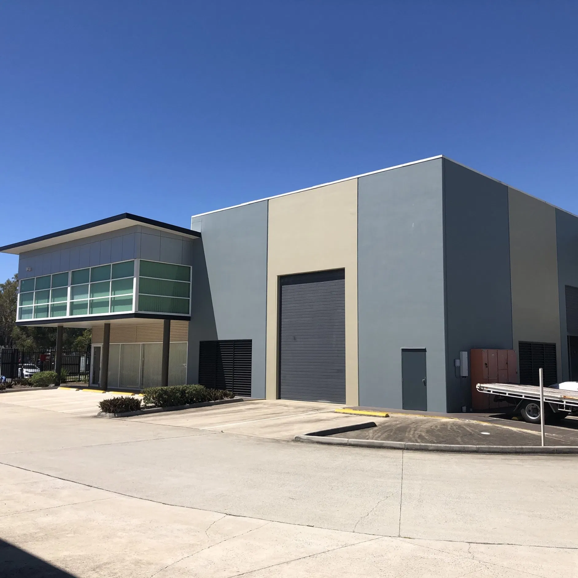 Multi Storey Steel Structure Industrial Insulated Energy-Efficient Building with Beautiful Appearance