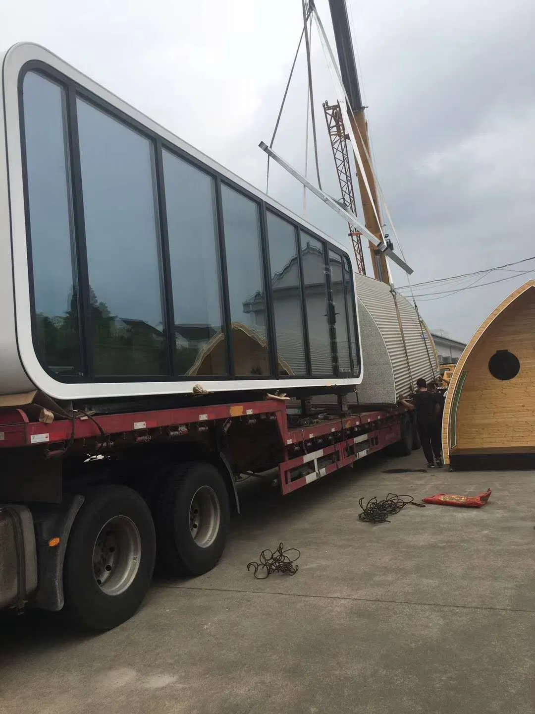 Modern Elegant Design Prefab Apple Cabin Container Homes Modular Portable Pod for Living