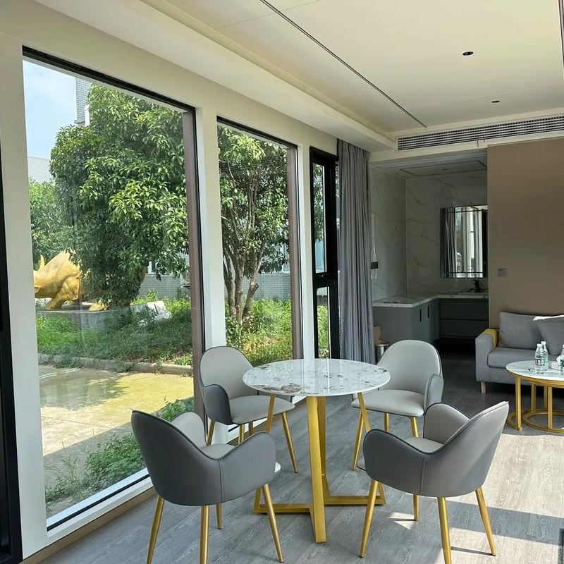 Satisfaction Guarantee New Fashion Prefab Houses Easy to Move Eco-Friendly Apple Cabin with Living Room