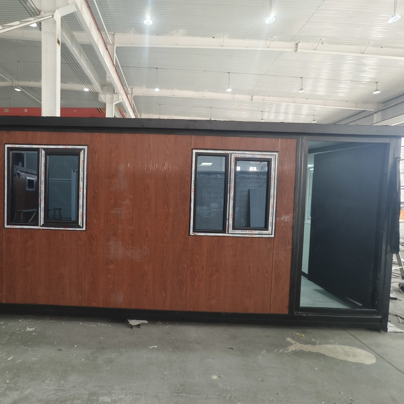 Portable Home Double Wings Fold out Container House Factory Direct Sales Mobile Workshop 40FT 2-4 Bedrooms Luxury Folding Mobile Container Room with Bathroom