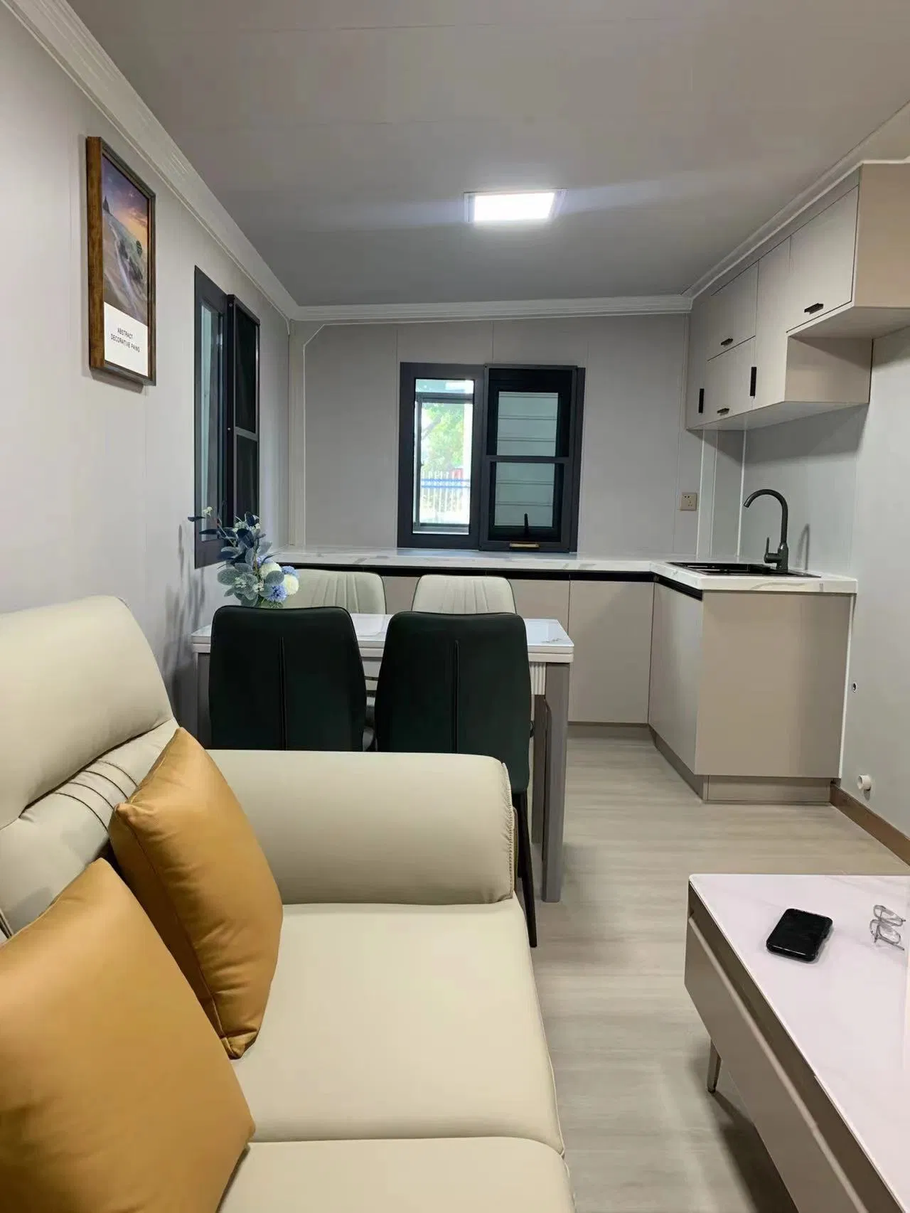 Custom Layout Expandable Container House with Partition Walls for Flexible Office Design