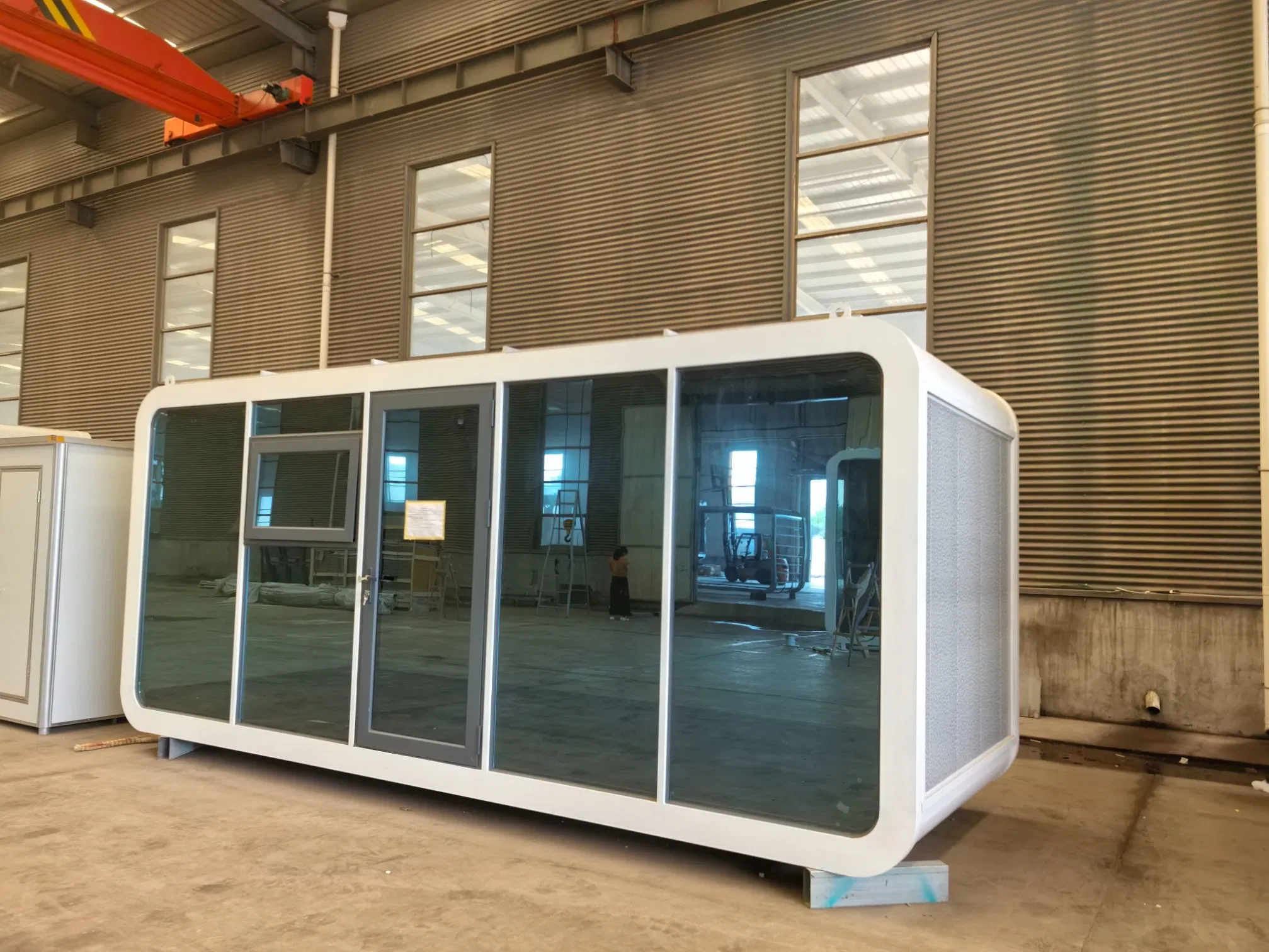 Modern House Luxury Mobile Hotel Prefab Apple Cabin with Factory Price