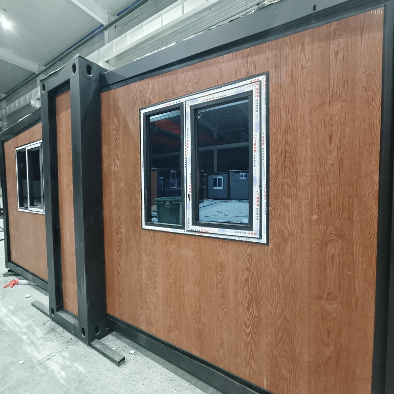 Portable Home Double Wings Fold out Container House Factory Direct Sales Mobile Workshop 40FT 2-4 Bedrooms Luxury Folding Mobile Container Room with Bathroom