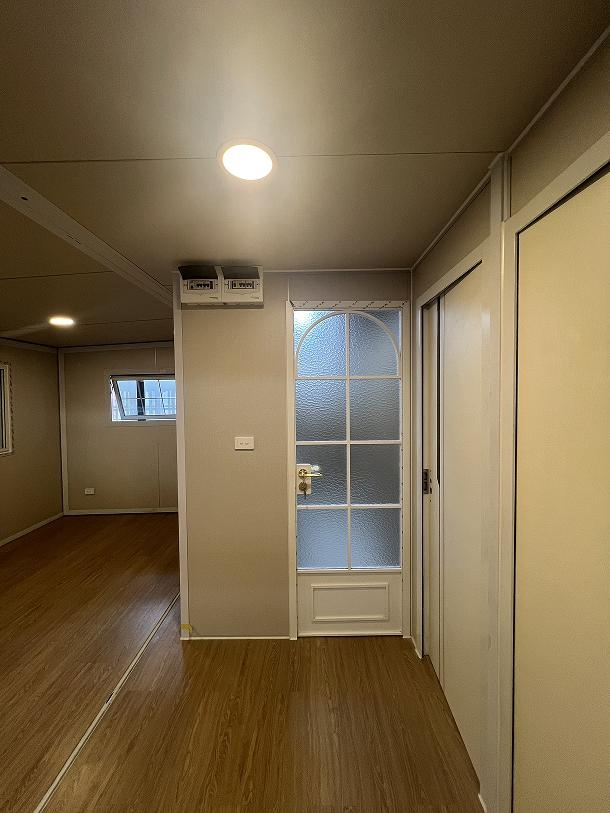 Solar-Ready Expandable Container House off-Grid Prefab Modular Unit