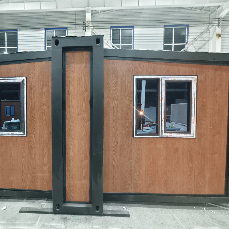 Portable Home Double Wings Fold out Container House Factory Direct Sales Mobile Workshop 40FT 2-4 Bedrooms Luxury Folding Mobile Container Room with Bathroom