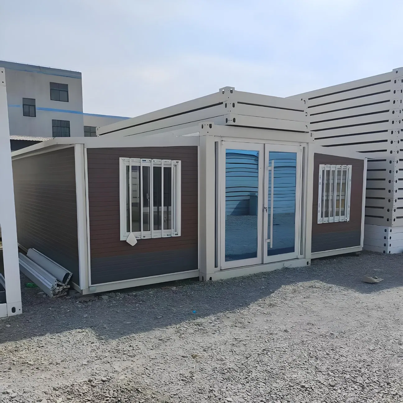 The Intelligent Folding Double-Wing Expansion Container House Is an Energy-Saving and Environmentally Friendly Building Module That Can Be Repeatedly Disassembl