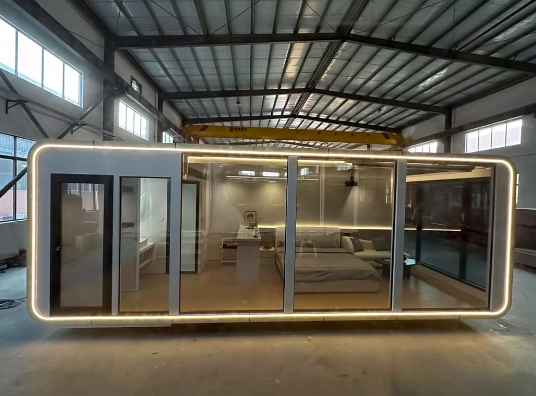 The New Creative Apple Cabin Prefab Garden House Hotels Resorts Containers Room