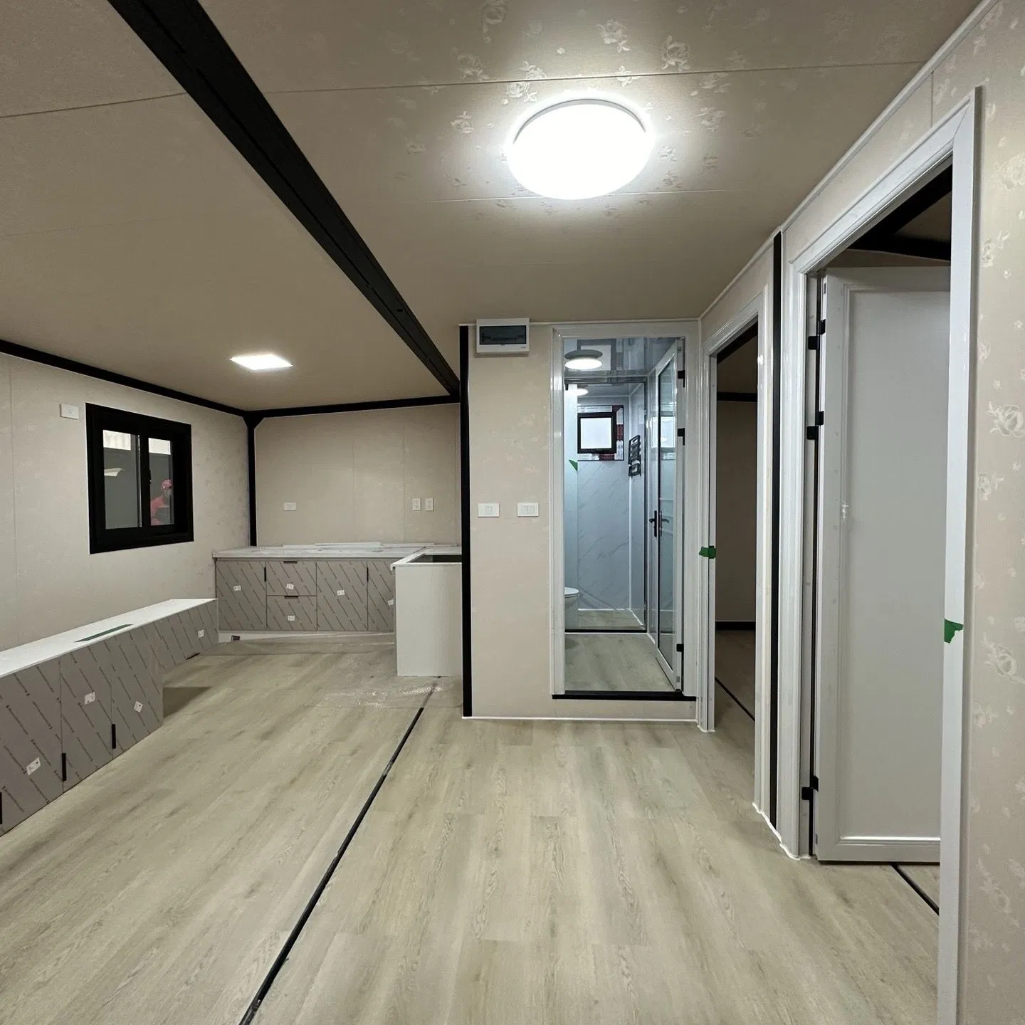 China Factory Eco-Friendly Movable Expandable Container House for Resort Living Spaces