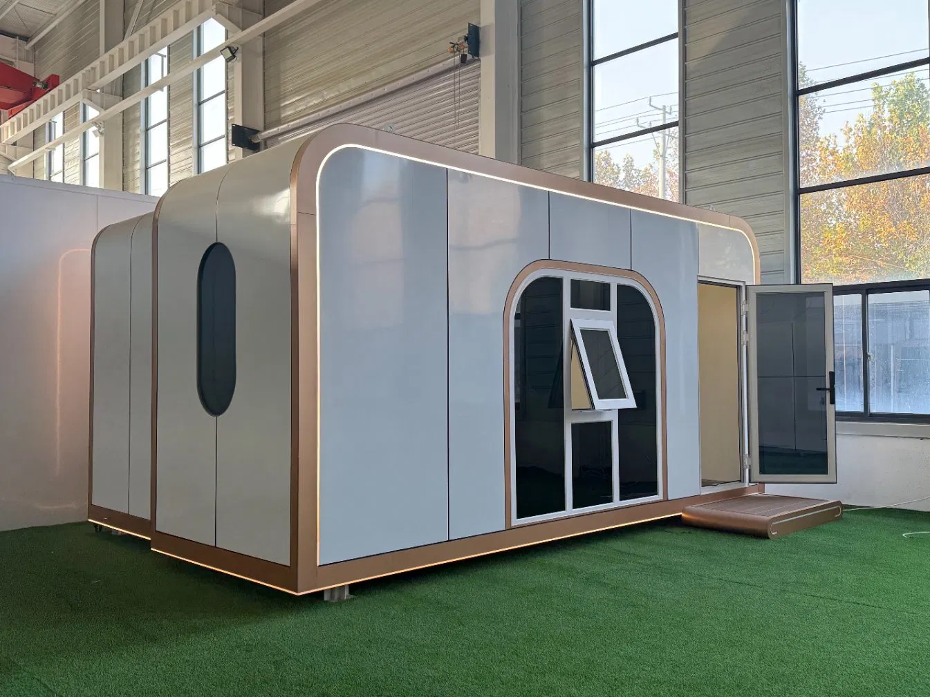 Space Capsule Design Prefabricated Apple Cabin for Glamping Resorts Shop