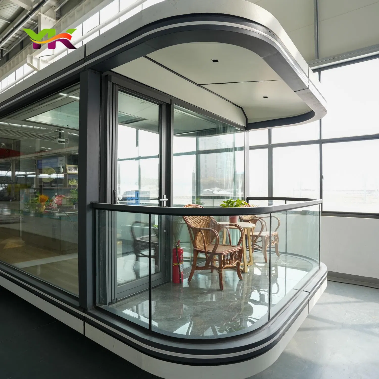 Fast Installation Modern Luxury Space Capsule House Pricemodular Capsule Prefab House Mobile Tiny House 40FT Container Home Prefabricated Apple Cabin Factory